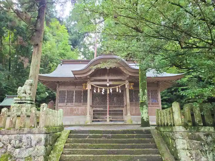諏訪神社の本殿・本堂