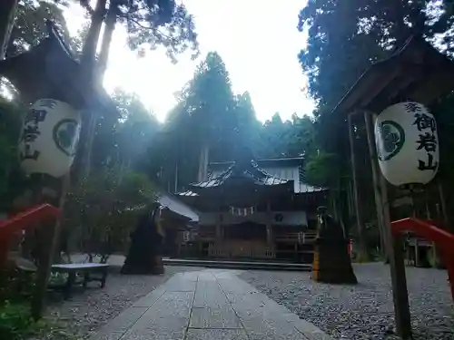 御岩神社の本殿・本堂