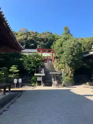 粉河産土神社（たのもしの宮）の山門・神門