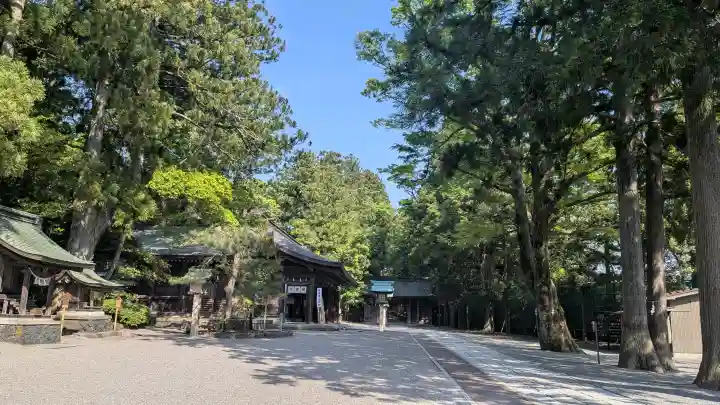 雄山神社前立社壇の{uncategorized: "未分類", other: "その他", undefined: "問題あり", building: "その他建物", grave: "お墓", sacred_gate: "鳥居", guardian: "狛犬", statue: "像", buddha: "仏像", history: "歴史", nature: "自然", garden: "庭園", animal: "動物", pagoda: "塔", temizu: "手水舎", mountain_gate: "山門・神門", sanctuary: "本殿・本堂", subordinate: "末社・摂社", art: "芸術", scenery: "景色", jizo: "地蔵", ema: "絵馬", goshuin: "御朱印", omikuji: "おみくじ", items: "授与品その他", amulet: "お守り", goshuincho: "御朱印帳", eats: "食事", festival: "お祭り", votive_dance: "神楽", shichigosan: "七五三参", wedding: "結婚式", experience: "体験その他", initially: "初詣", around: "周辺", anti_infection: "感染症対策"}