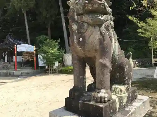 尾長天満宮の狛犬