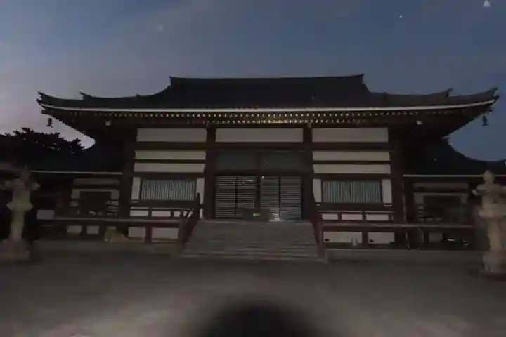 西新井大師総持寺の本殿・本堂