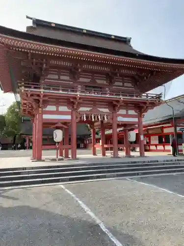 津島神社の山門