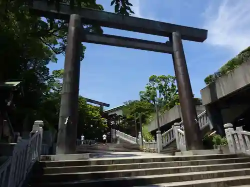 伊勢山皇大神宮の鳥居