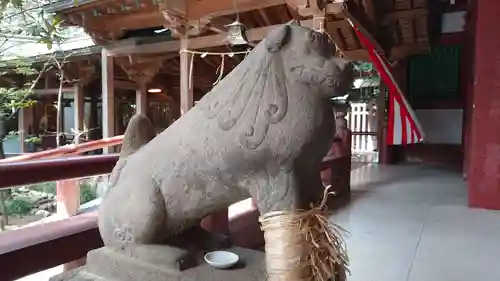 越ヶ谷久伊豆神社の狛犬