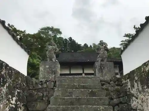 清浄光寺の像