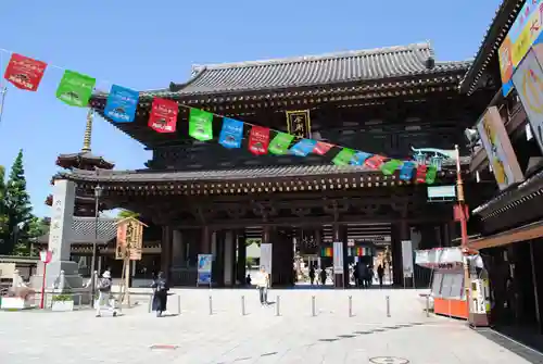 川崎大師（平間寺）の山門・神門