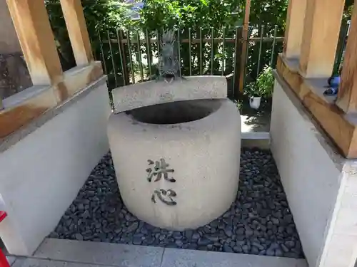 鶴見神社の手水舎