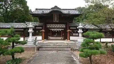 松山神社の山門