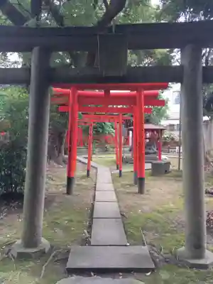 三囲神社の鳥居