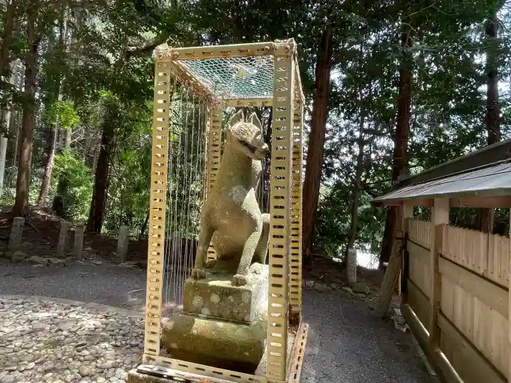 稲荷神社 (甲南町稗谷)の{uncategorized: "未分類", other: "その他", undefined: "問題あり", building: "その他建物", grave: "お墓", sacred_gate: "鳥居", guardian: "狛犬", statue: "像", buddha: "仏像", history: "歴史", nature: "自然", garden: "庭園", animal: "動物", pagoda: "塔", temizu: "手水舎", mountain_gate: "山門・神門", sanctuary: "本殿・本堂", subordinate: "末社・摂社", art: "芸術", scenery: "景色", jizo: "地蔵", ema: "絵馬", goshuin: "御朱印", omikuji: "おみくじ", items: "授与品その他", amulet: "お守り", goshuincho: "御朱印帳", eats: "食事", festival: "お祭り", votive_dance: "神楽", shichigosan: "七五三参", wedding: "結婚式", experience: "体験その他", initially: "初詣", around: "周辺", anti_infection: "感染症対策"}