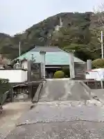 大聖院(高塚不動尊)の{uncategorized: "未分類", other: "その他", undefined: "問題あり", building: "その他建物", grave: "お墓", sacred_gate: "鳥居", guardian: "狛犬", statue: "像", buddha: "仏像", history: "歴史", nature: "自然", garden: "庭園", animal: "動物", pagoda: "塔", temizu: "手水舎", mountain_gate: "山門・神門", sanctuary: "本殿・本堂", subordinate: "末社・摂社", art: "芸術", scenery: "景色", jizo: "地蔵", ema: "絵馬", goshuin: "御朱印", omikuji: "おみくじ", items: "授与品その他", amulet: "お守り", goshuincho: "御朱印帳", eats: "食事", festival: "お祭り", votive_dance: "神楽", shichigosan: "七五三参", wedding: "結婚式", experience: "体験その他", initially: "初詣", around: "周辺", anti_infection: "感染症対策"}