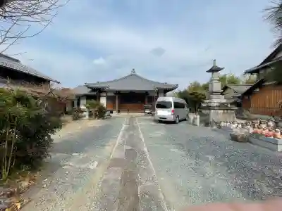 地蔵院の{uncategorized: "未分類", other: "その他", undefined: "問題あり", building: "その他建物", grave: "お墓", sacred_gate: "鳥居", guardian: "狛犬", statue: "像", buddha: "仏像", history: "歴史", nature: "自然", garden: "庭園", animal: "動物", pagoda: "塔", temizu: "手水舎", mountain_gate: "山門・神門", sanctuary: "本殿・本堂", subordinate: "末社・摂社", art: "芸術", scenery: "景色", jizo: "地蔵", ema: "絵馬", goshuin: "御朱印", omikuji: "おみくじ", items: "授与品その他", amulet: "お守り", goshuincho: "御朱印帳", eats: "食事", festival: "お祭り", votive_dance: "神楽", shichigosan: "七五三参", wedding: "結婚式", experience: "体験その他", initially: "初詣", around: "周辺", anti_infection: "感染症対策"}
