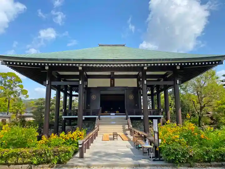 中宮寺の本殿・本堂