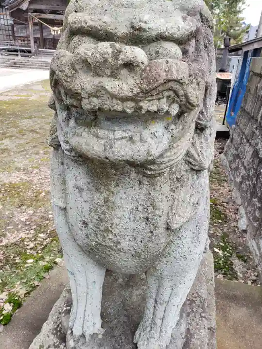 櫟原神社の狛犬