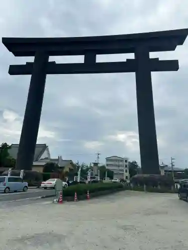大神神社の{uncategorized: "未分類", other: "その他", undefined: "問題あり", building: "その他建物", grave: "お墓", sacred_gate: "鳥居", guardian: "狛犬", statue: "像", buddha: "仏像", history: "歴史", nature: "自然", garden: "庭園", animal: "動物", pagoda: "塔", temizu: "手水舎", mountain_gate: "山門・神門", sanctuary: "本殿・本堂", subordinate: "末社・摂社", art: "芸術", scenery: "景色", jizo: "地蔵", ema: "絵馬", goshuin: "御朱印", omikuji: "おみくじ", items: "授与品その他", amulet: "お守り", goshuincho: "御朱印帳", eats: "食事", festival: "お祭り", votive_dance: "神楽", shichigosan: "七五三参", wedding: "結婚式", experience: "体験その他", initially: "初詣", around: "周辺", anti_infection: "感染症対策"}