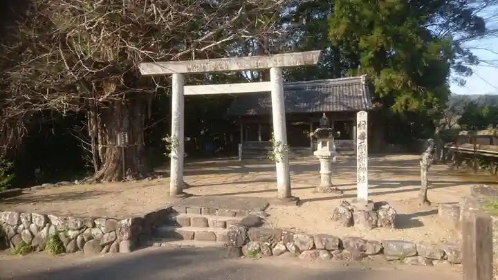雨霜神社の鳥居