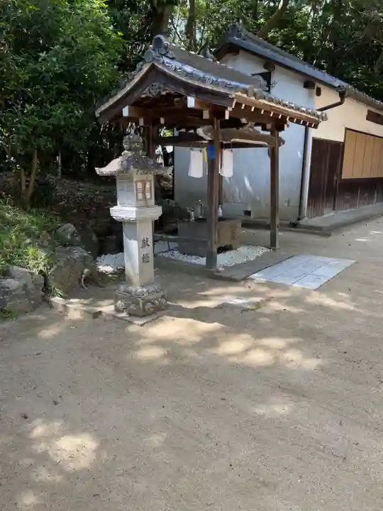 佐紀神社(西畑)の手水舎