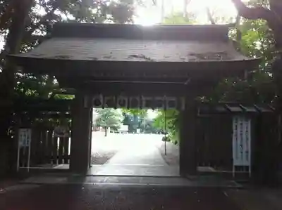 砥鹿神社(里宮)の山門・神門