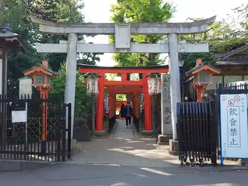 花園稲荷神社の鳥居