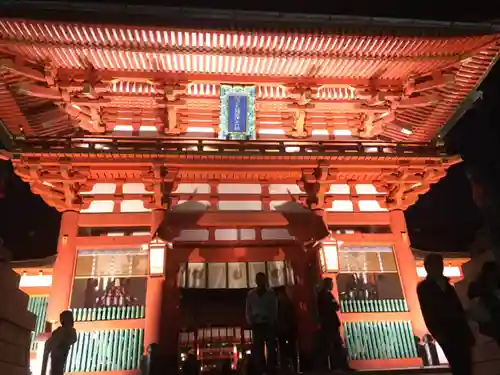 伏見稲荷大社の山門・神門