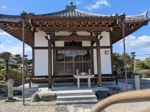 龍洞寺の{uncategorized: "未分類", other: "その他", undefined: "問題あり", building: "その他建物", grave: "お墓", sacred_gate: "鳥居", guardian: "狛犬", statue: "像", buddha: "仏像", history: "歴史", nature: "自然", garden: "庭園", animal: "動物", pagoda: "塔", temizu: "手水舎", mountain_gate: "山門・神門", sanctuary: "本殿・本堂", subordinate: "末社・摂社", art: "芸術", scenery: "景色", jizo: "地蔵", ema: "絵馬", goshuin: "御朱印", omikuji: "おみくじ", items: "授与品その他", amulet: "お守り", goshuincho: "御朱印帳", eats: "食事", festival: "お祭り", votive_dance: "神楽", shichigosan: "七五三参", wedding: "結婚式", experience: "体験その他", initially: "初詣", around: "周辺", anti_infection: "感染症対策"}