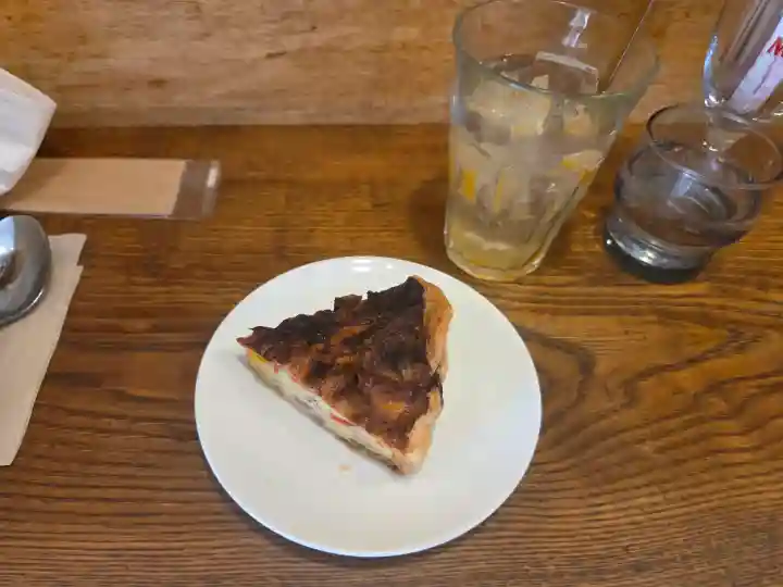 駒込妙義神社の{uncategorized: "未分類", other: "その他", undefined: "問題あり", building: "その他建物", grave: "お墓", sacred_gate: "鳥居", guardian: "狛犬", statue: "像", buddha: "仏像", history: "歴史", nature: "自然", garden: "庭園", animal: "動物", pagoda: "塔", temizu: "手水舎", mountain_gate: "山門・神門", sanctuary: "本殿・本堂", subordinate: "末社・摂社", art: "芸術", scenery: "景色", jizo: "地蔵", ema: "絵馬", goshuin: "御朱印", omikuji: "おみくじ", items: "授与品その他", amulet: "お守り", goshuincho: "御朱印帳", eats: "食事", festival: "お祭り", votive_dance: "神楽", shichigosan: "七五三参", wedding: "結婚式", experience: "体験その他", initially: "初詣", around: "周辺", anti_infection: "感染症対策"}