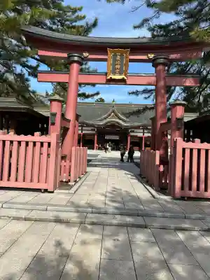 氣比神宮の{uncategorized: "未分類", other: "その他", undefined: "問題あり", building: "その他建物", grave: "お墓", sacred_gate: "鳥居", guardian: "狛犬", statue: "像", buddha: "仏像", history: "歴史", nature: "自然", garden: "庭園", animal: "動物", pagoda: "塔", temizu: "手水舎", mountain_gate: "山門・神門", sanctuary: "本殿・本堂", subordinate: "末社・摂社", art: "芸術", scenery: "景色", jizo: "地蔵", ema: "絵馬", goshuin: "御朱印", omikuji: "おみくじ", items: "授与品その他", amulet: "お守り", goshuincho: "御朱印帳", eats: "食事", festival: "お祭り", votive_dance: "神楽", shichigosan: "七五三参", wedding: "結婚式", experience: "体験その他", initially: "初詣", around: "周辺", anti_infection: "感染症対策"}
