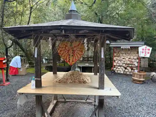 野宮神社の{uncategorized: "未分類", other: "その他", undefined: "問題あり", building: "その他建物", grave: "お墓", sacred_gate: "鳥居", guardian: "狛犬", statue: "像", buddha: "仏像", history: "歴史", nature: "自然", garden: "庭園", animal: "動物", pagoda: "塔", temizu: "手水舎", mountain_gate: "山門・神門", sanctuary: "本殿・本堂", subordinate: "末社・摂社", art: "芸術", scenery: "景色", jizo: "地蔵", ema: "絵馬", goshuin: "御朱印", omikuji: "おみくじ", items: "授与品その他", amulet: "お守り", goshuincho: "御朱印帳", eats: "食事", festival: "お祭り", votive_dance: "神楽", shichigosan: "七五三参", wedding: "結婚式", experience: "体験その他", initially: "初詣", around: "周辺", anti_infection: "感染症対策"}