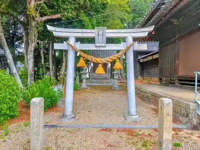 神明社（羽塚町）の鳥居