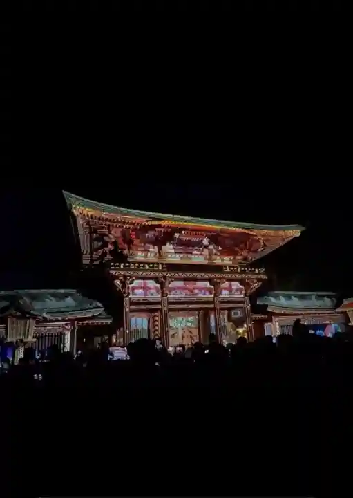 武蔵一宮氷川神社の{uncategorized: "未分類", other: "その他", undefined: "問題あり", building: "その他建物", grave: "お墓", sacred_gate: "鳥居", guardian: "狛犬", statue: "像", buddha: "仏像", history: "歴史", nature: "自然", garden: "庭園", animal: "動物", pagoda: "塔", temizu: "手水舎", mountain_gate: "山門・神門", sanctuary: "本殿・本堂", subordinate: "末社・摂社", art: "芸術", scenery: "景色", jizo: "地蔵", ema: "絵馬", goshuin: "御朱印", omikuji: "おみくじ", items: "授与品その他", amulet: "お守り", goshuincho: "御朱印帳", eats: "食事", festival: "お祭り", votive_dance: "神楽", shichigosan: "七五三参", wedding: "結婚式", experience: "体験その他", initially: "初詣", around: "周辺", anti_infection: "感染症対策"}
