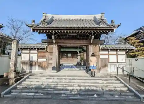 智通寺の山門