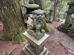 宅布世神社の狛犬