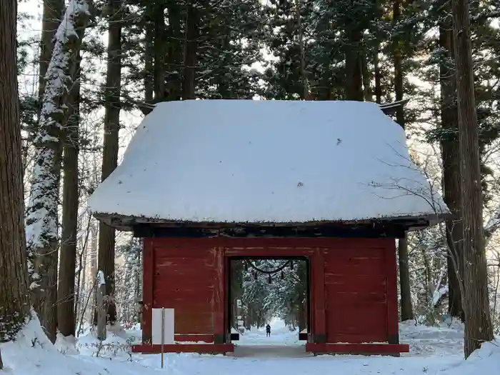 戸隠神社九頭龍社の山門