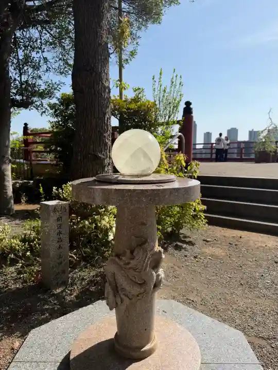 多摩川浅間神社の{uncategorized: "未分類", other: "その他", undefined: "問題あり", building: "その他建物", grave: "お墓", sacred_gate: "鳥居", guardian: "狛犬", statue: "像", buddha: "仏像", history: "歴史", nature: "自然", garden: "庭園", animal: "動物", pagoda: "塔", temizu: "手水舎", mountain_gate: "山門・神門", sanctuary: "本殿・本堂", subordinate: "末社・摂社", art: "芸術", scenery: "景色", jizo: "地蔵", ema: "絵馬", goshuin: "御朱印", omikuji: "おみくじ", items: "授与品その他", amulet: "お守り", goshuincho: "御朱印帳", eats: "食事", festival: "お祭り", votive_dance: "神楽", shichigosan: "七五三参", wedding: "結婚式", experience: "体験その他", initially: "初詣", around: "周辺", anti_infection: "感染症対策"}