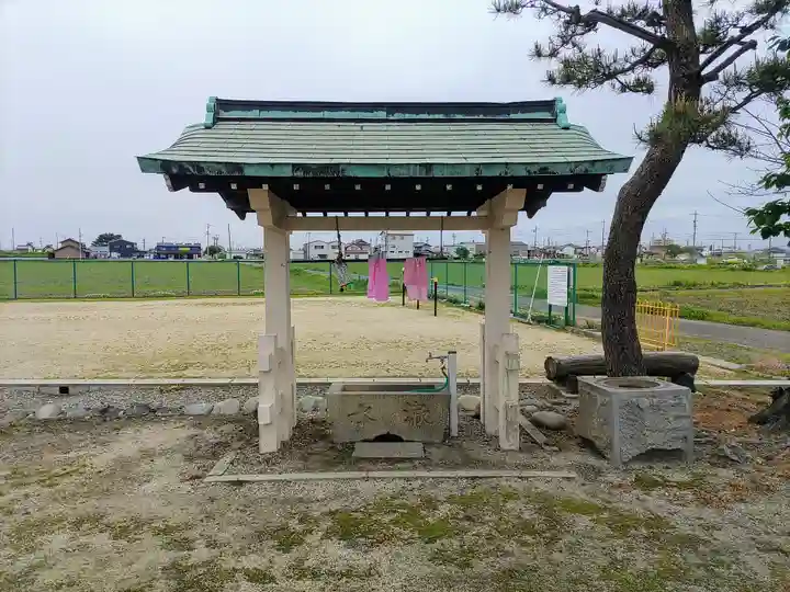 神明社(畑中)の手水舎