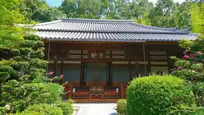 伊勢寺の本殿・本堂