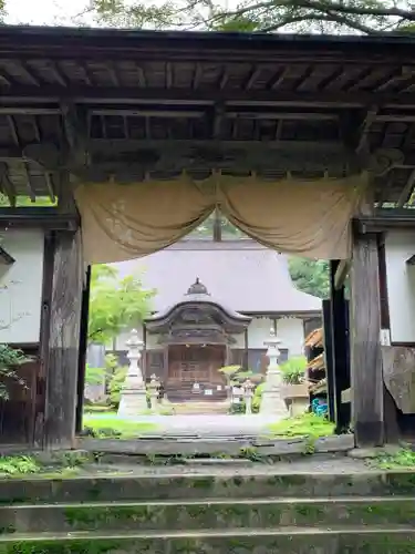 乾徳寺の山門