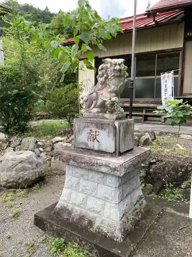 諏訪神社の狛犬