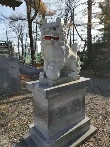 信濃神社の狛犬