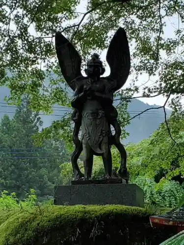 金剛山瑞峯寺(金剛不動尊) の像