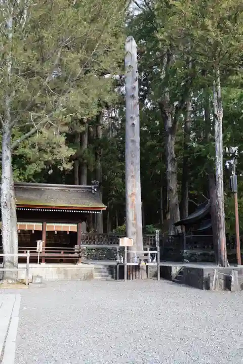 諏訪大社下社秋宮(長野県)