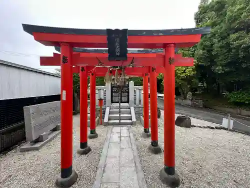 信長大明神の鳥居