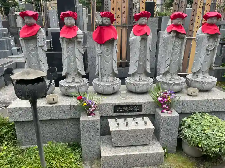 正覚寺の{uncategorized: "未分類", other: "その他", undefined: "問題あり", building: "その他建物", grave: "お墓", sacred_gate: "鳥居", guardian: "狛犬", statue: "像", buddha: "仏像", history: "歴史", nature: "自然", garden: "庭園", animal: "動物", pagoda: "塔", temizu: "手水舎", mountain_gate: "山門・神門", sanctuary: "本殿・本堂", subordinate: "末社・摂社", art: "芸術", scenery: "景色", jizo: "地蔵", ema: "絵馬", goshuin: "御朱印", omikuji: "おみくじ", items: "授与品その他", amulet: "お守り", goshuincho: "御朱印帳", eats: "食事", festival: "お祭り", votive_dance: "神楽", shichigosan: "七五三参", wedding: "結婚式", experience: "体験その他", initially: "初詣", around: "周辺", anti_infection: "感染症対策"}