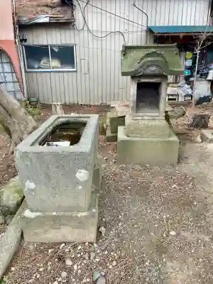 第六天神社の{uncategorized: "未分類", other: "その他", undefined: "問題あり", building: "その他建物", grave: "お墓", sacred_gate: "鳥居", guardian: "狛犬", statue: "像", buddha: "仏像", history: "歴史", nature: "自然", garden: "庭園", animal: "動物", pagoda: "塔", temizu: "手水舎", mountain_gate: "山門・神門", sanctuary: "本殿・本堂", subordinate: "末社・摂社", art: "芸術", scenery: "景色", jizo: "地蔵", ema: "絵馬", goshuin: "御朱印", omikuji: "おみくじ", items: "授与品その他", amulet: "お守り", goshuincho: "御朱印帳", eats: "食事", festival: "お祭り", votive_dance: "神楽", shichigosan: "七五三参", wedding: "結婚式", experience: "体験その他", initially: "初詣", around: "周辺", anti_infection: "感染症対策"}