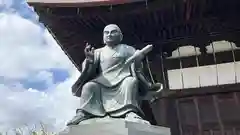 本興寺の像