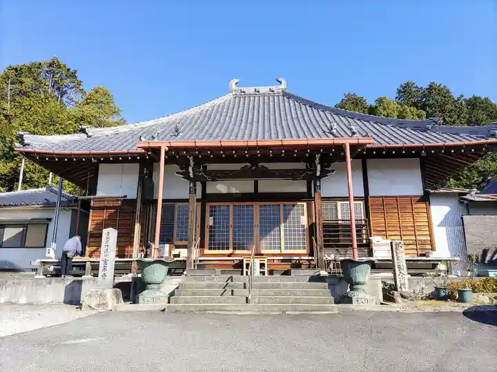 宝泉寺の本殿・本堂