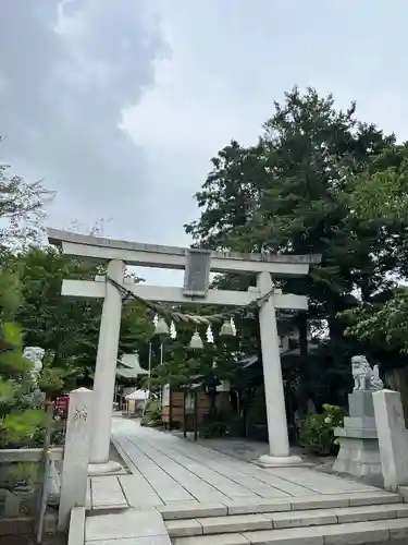 鎮守氷川神社の鳥居