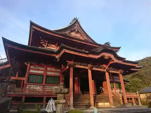 甲斐善光寺の本殿