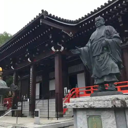 本圀寺の像